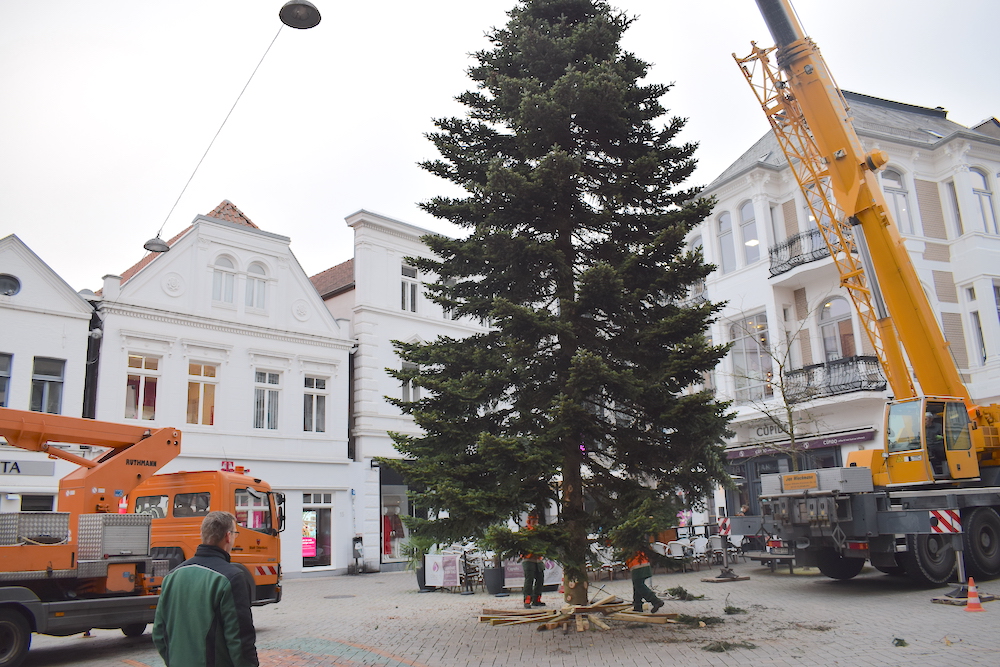 Vorweihnachtliche Stimmung in der Fußgängerzone eingeläutet