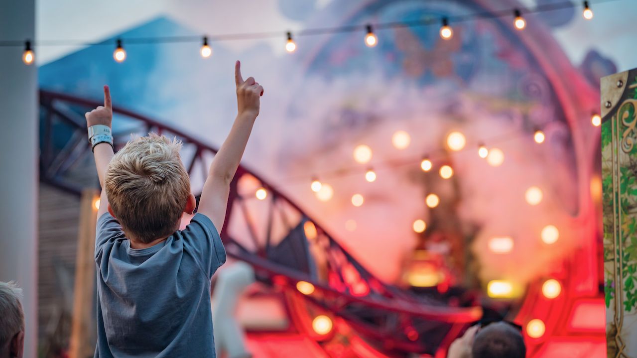 Tomorrowland und Holiday Park kündigen Zusammenarbeit an